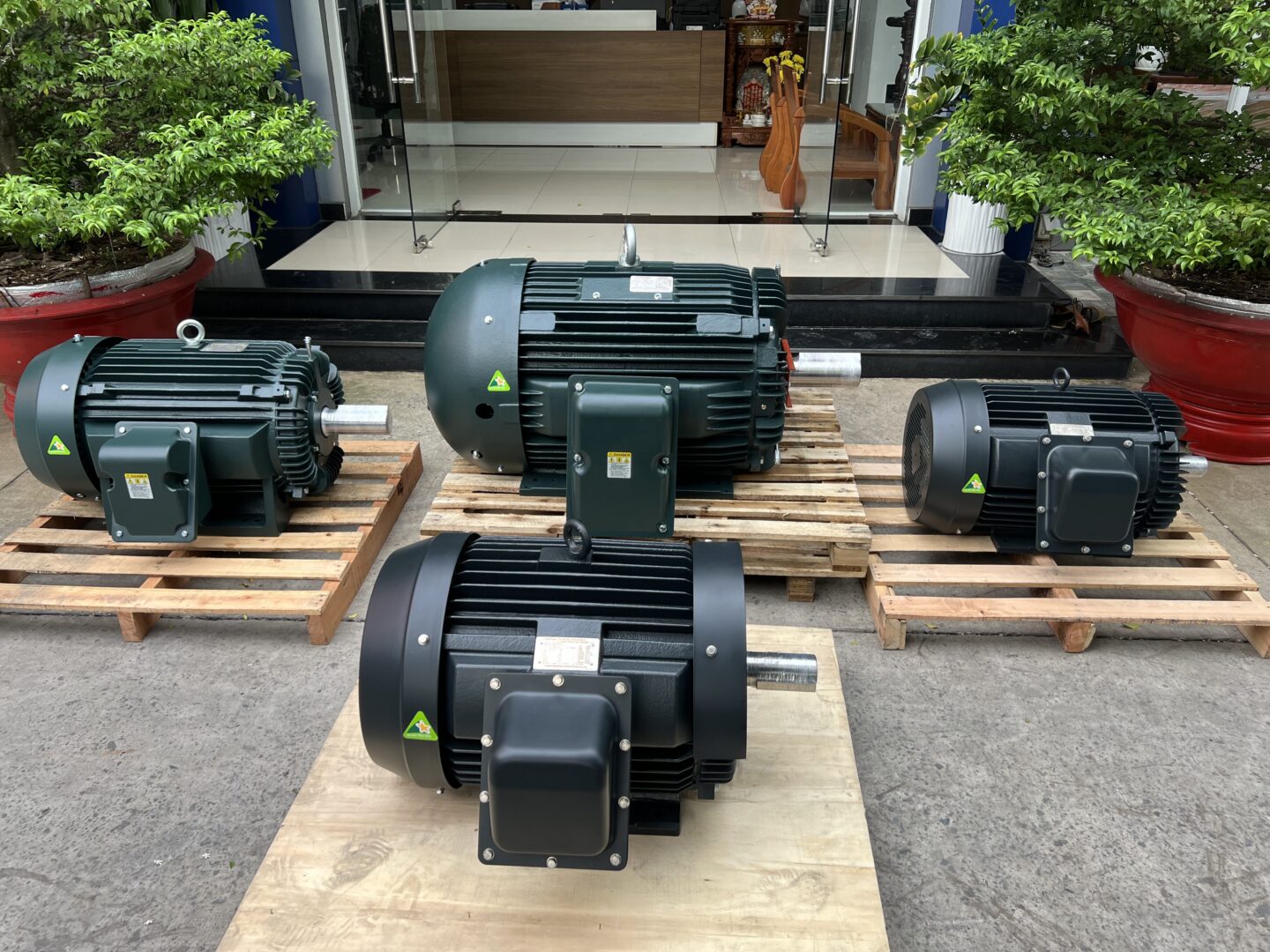 động cơ điện chính hãng tại ngọc tiên